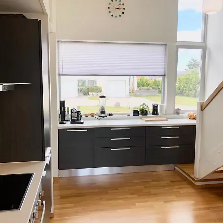 شقة Spacious Townhouse With Free Parking, Perfect For Families Or Couples
